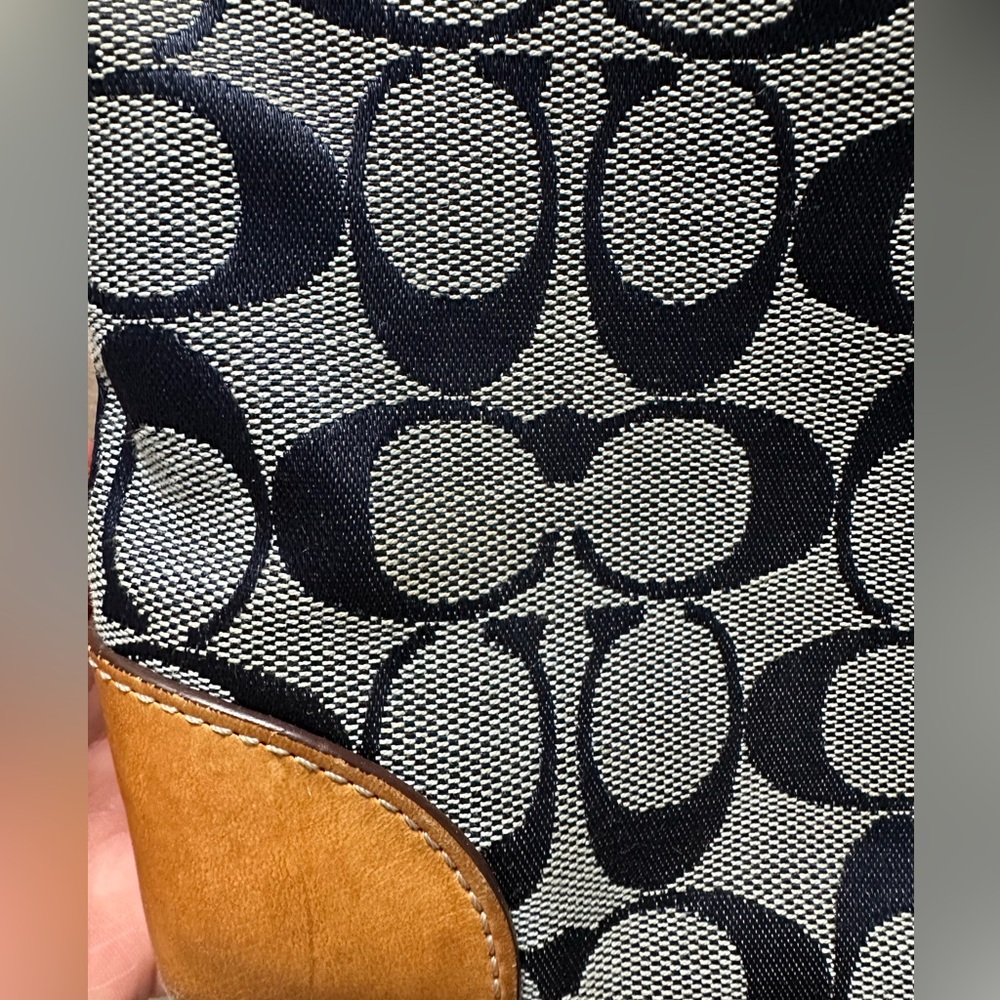 Coach Stylish Tan and Black Tote Bag - Picture 6 of 6